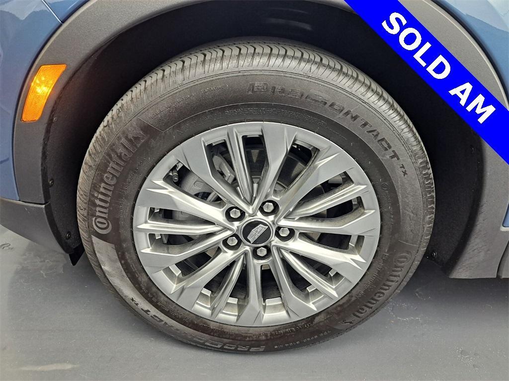 used 2025 Cadillac XT4 car, priced at $36,995