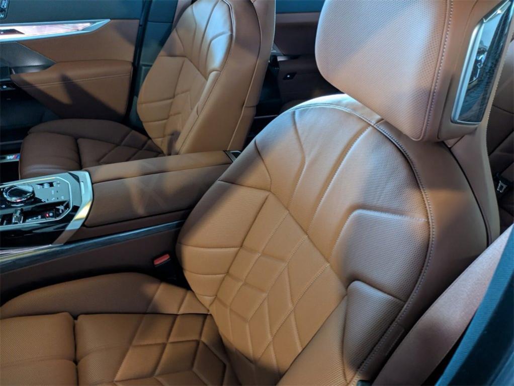 new 2025 BMW 760 car