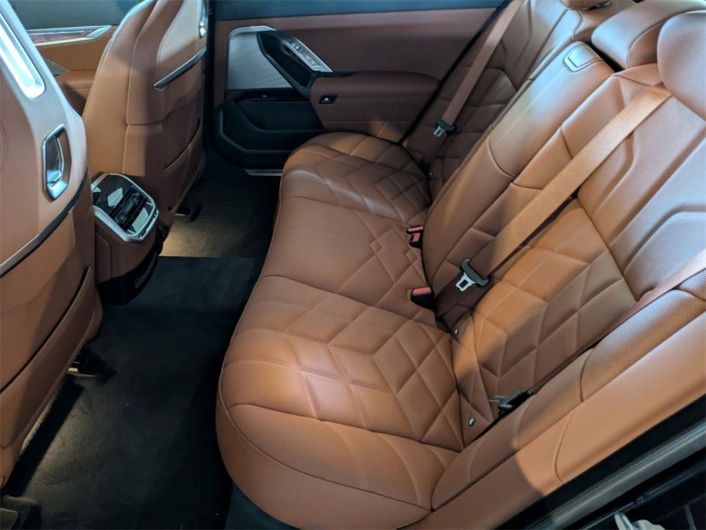 new 2025 BMW 760 car