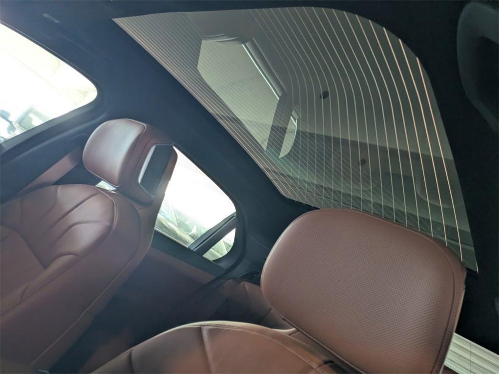 new 2025 BMW 760 car