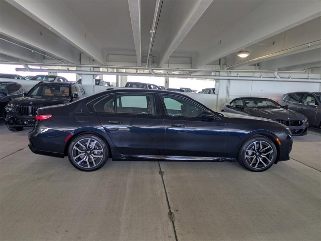 new 2025 BMW 760 car