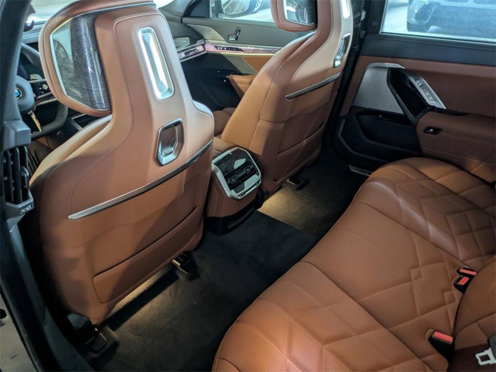 new 2025 BMW 760 car