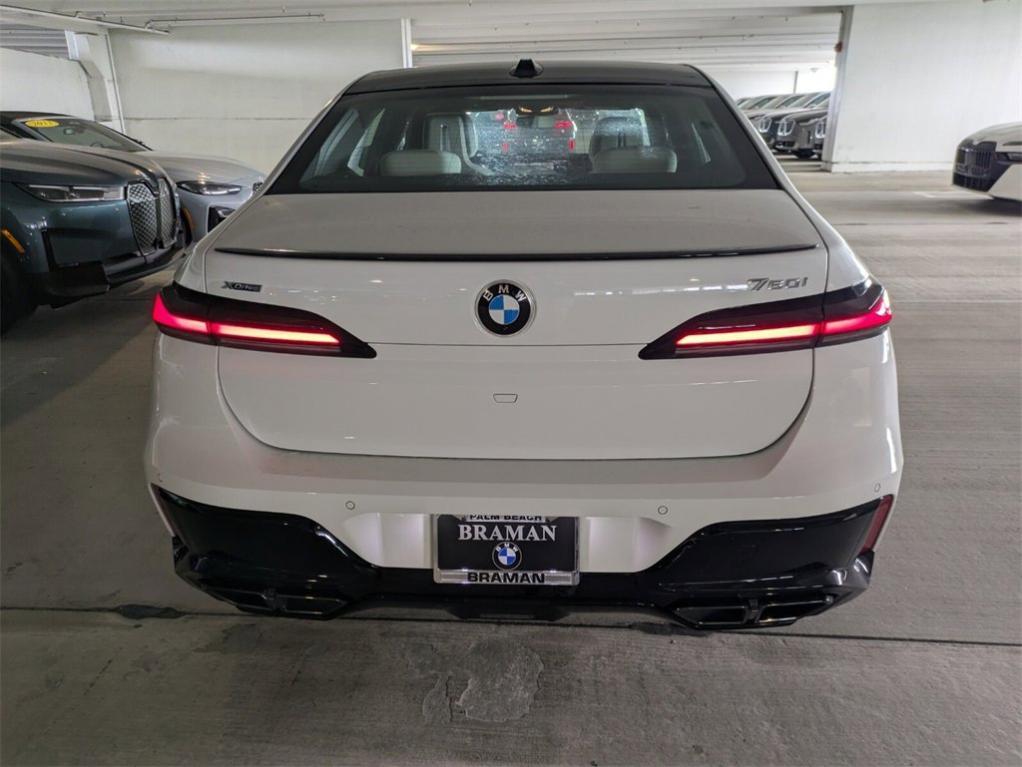 new 2025 BMW 760 car
