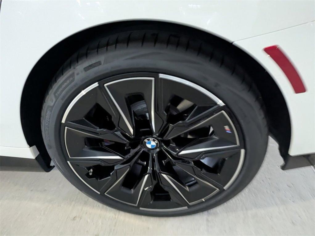 new 2025 BMW 760 car