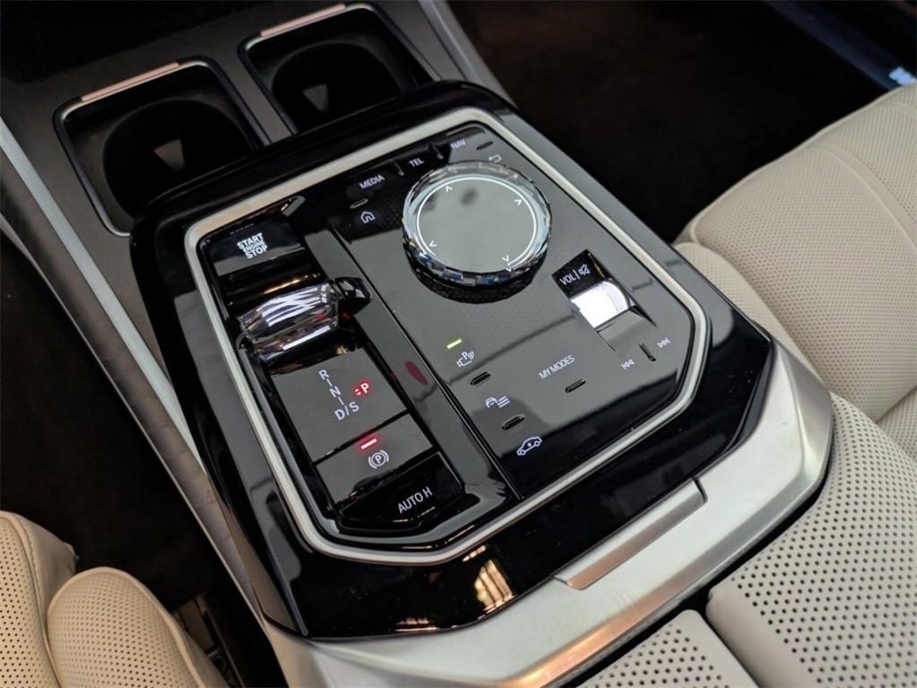 new 2025 BMW 760 car