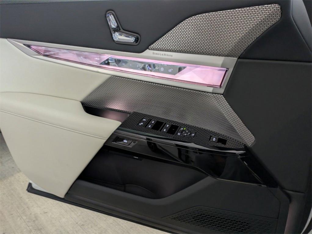 new 2025 BMW 760 car