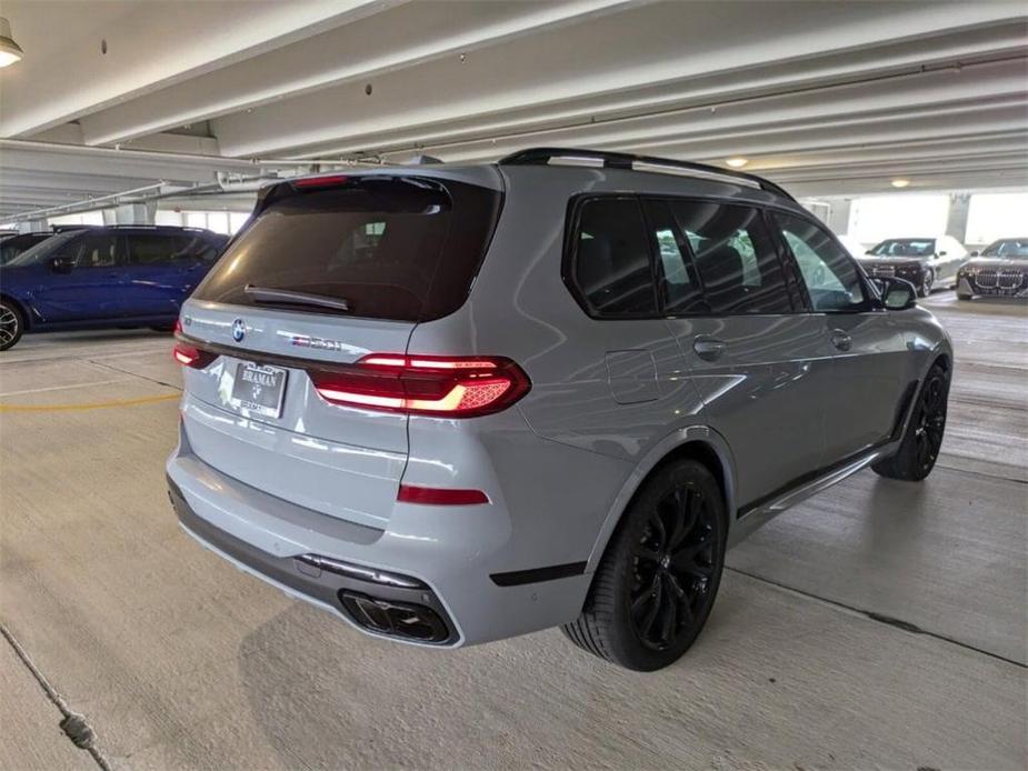 new 2025 BMW X7 car