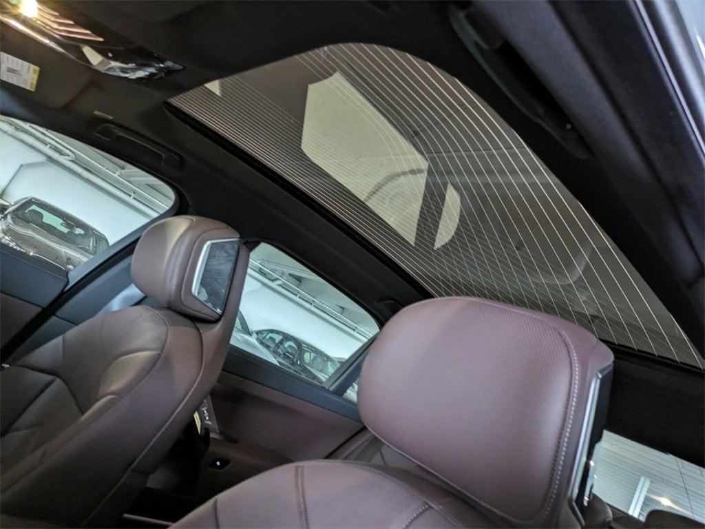 new 2025 BMW 760 car