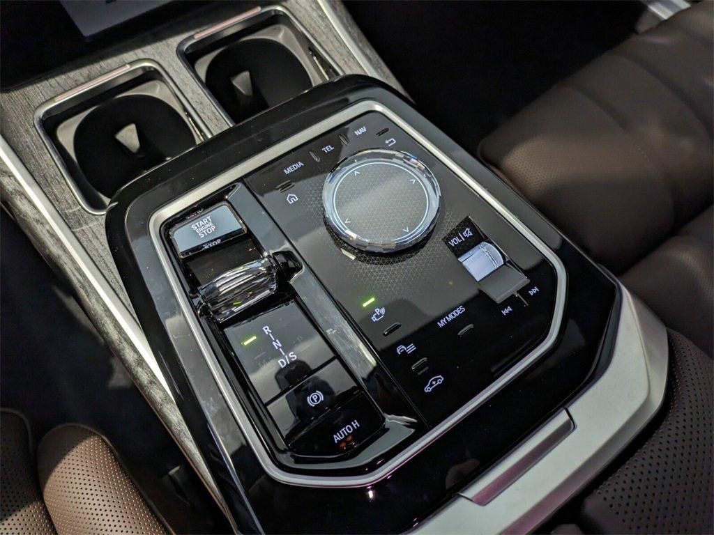 new 2025 BMW 760 car