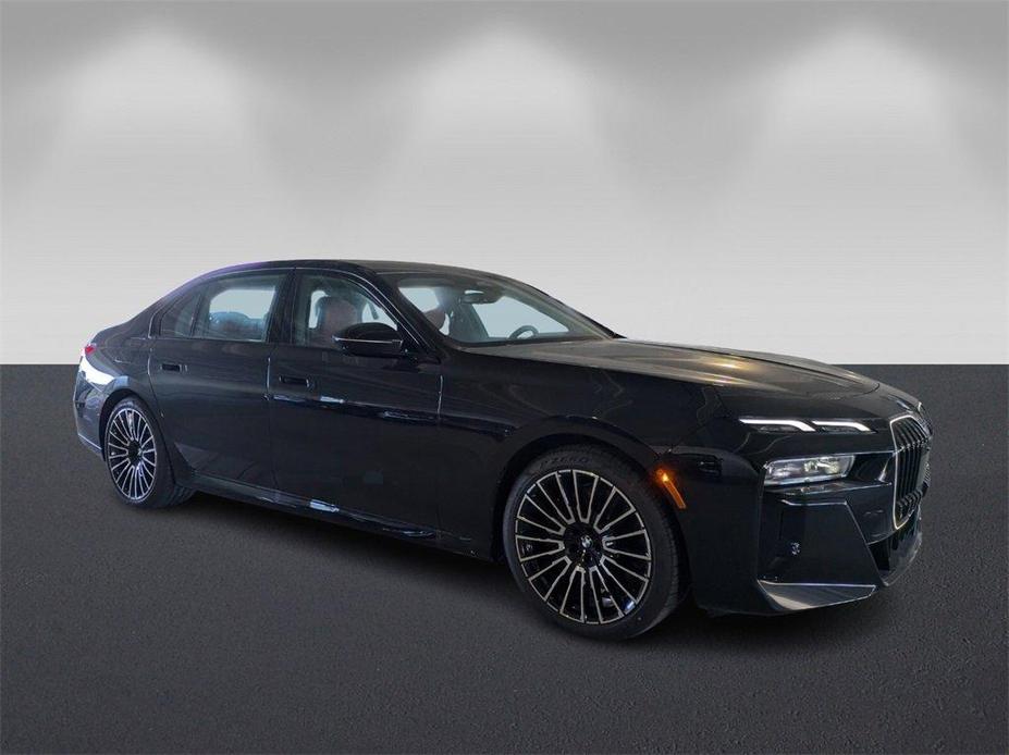 new 2025 BMW 740 car