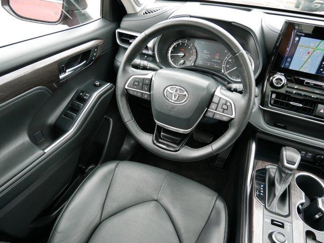 used 2022 Toyota Highlander car, priced at $45,595