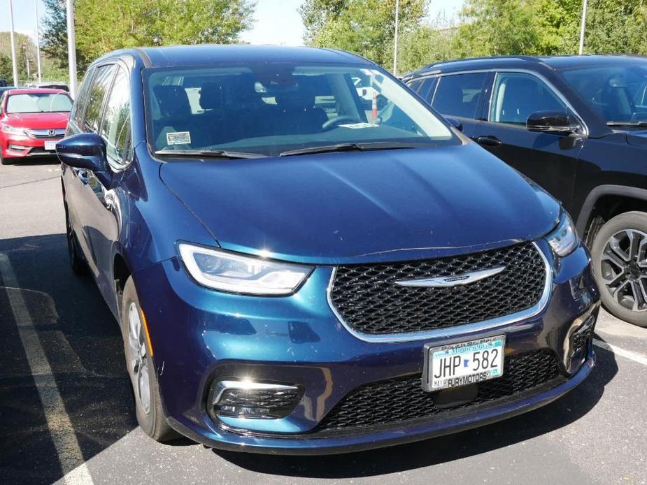 used 2022 Chrysler Pacifica Hybrid car, priced at $31,995