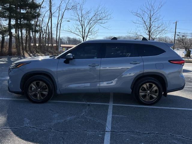 used 2022 Toyota Highlander Hybrid car, priced at $37,290