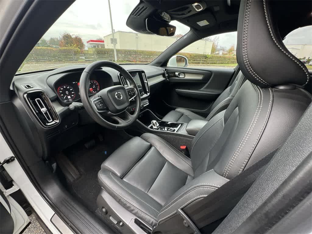 used 2019 Volvo XC40 car, priced at $20,990