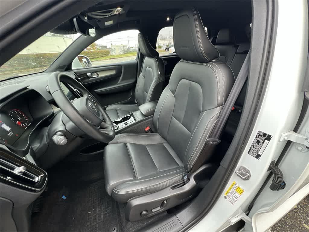 used 2019 Volvo XC40 car, priced at $20,990