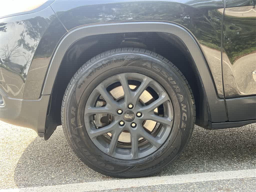 used 2015 Jeep Cherokee car, priced at $7,490