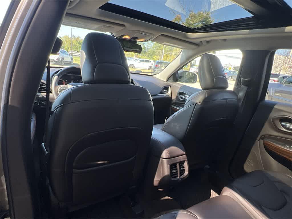 used 2016 Jeep Cherokee car, priced at $10,990