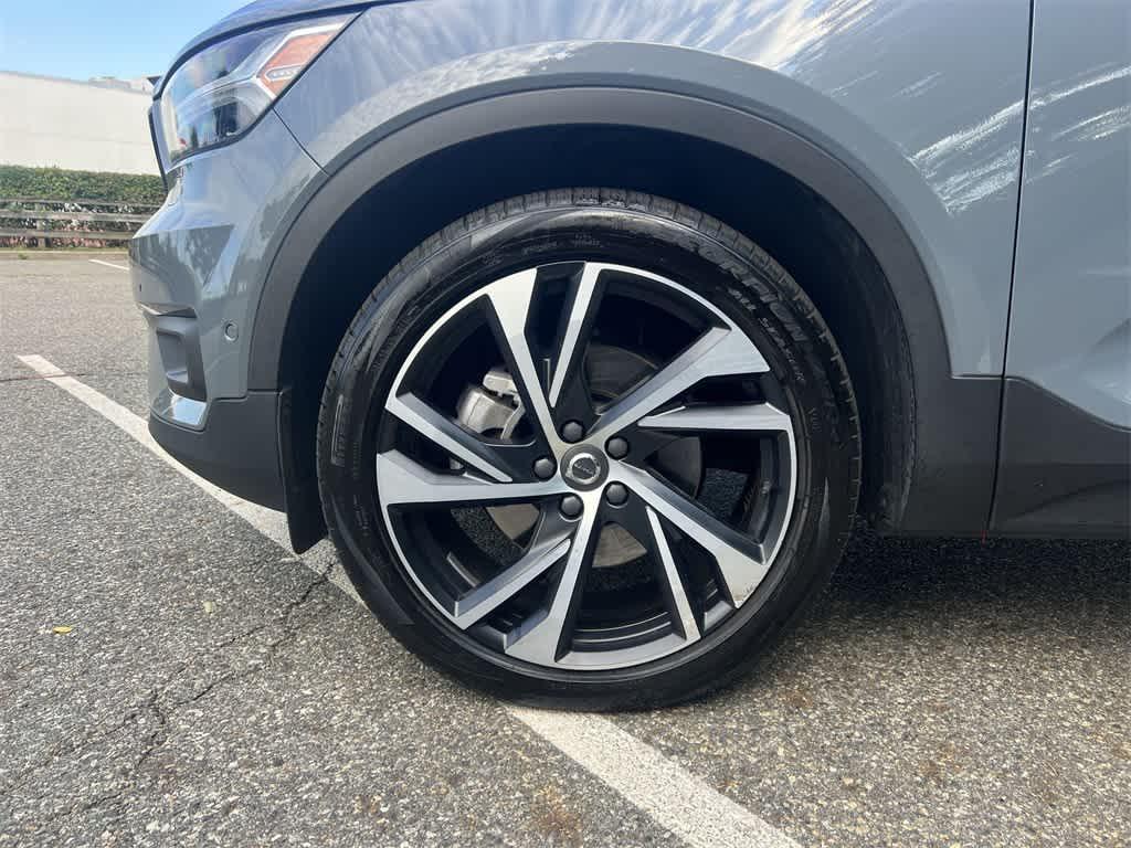 used 2021 Volvo XC40 car, priced at $26,490