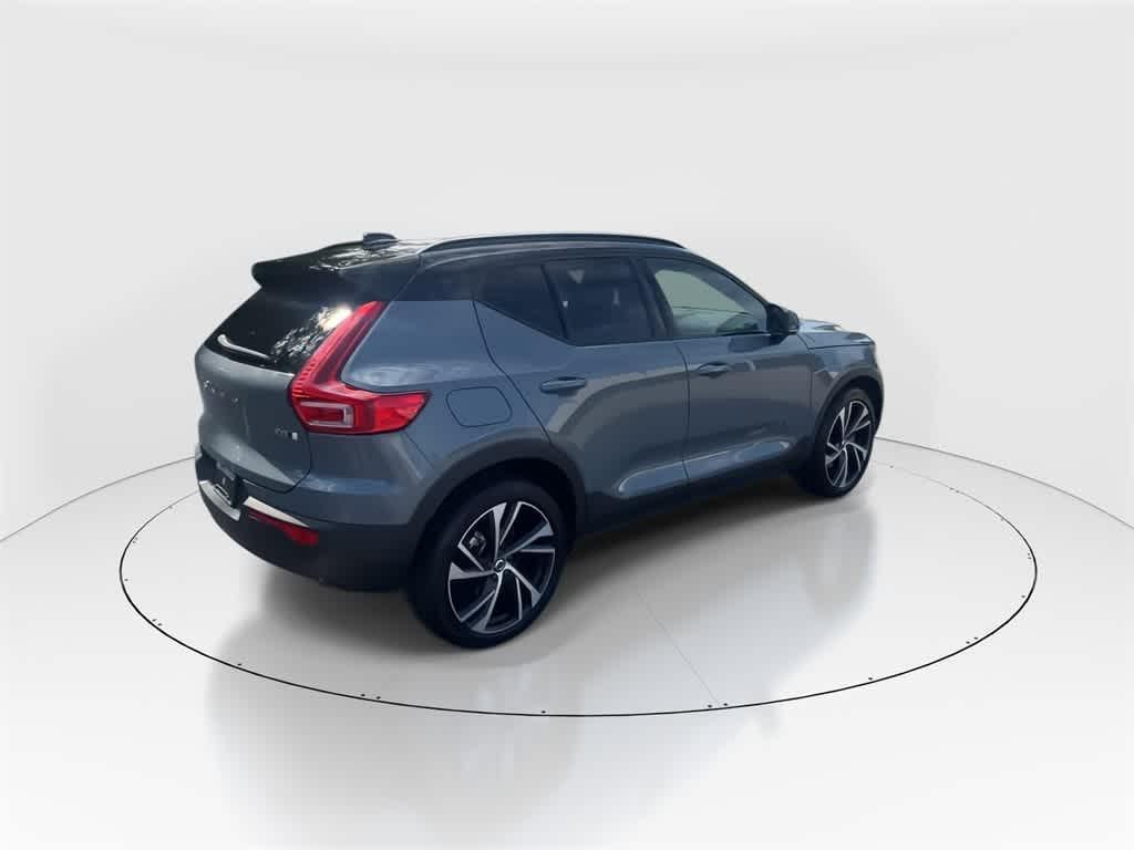 used 2021 Volvo XC40 car, priced at $26,490