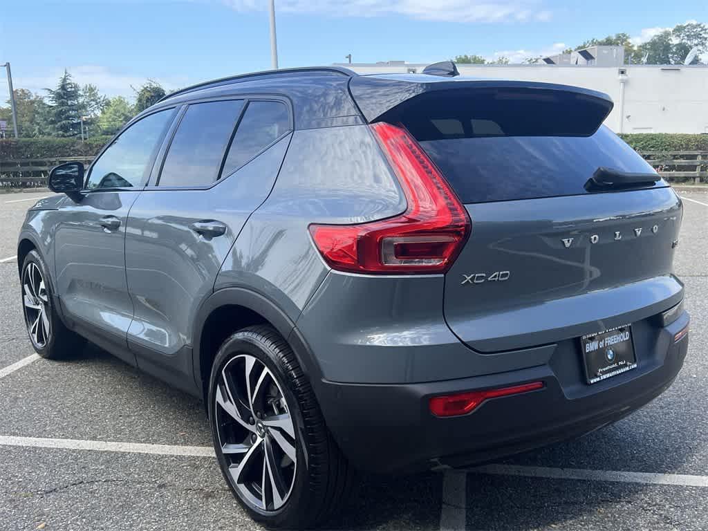 used 2021 Volvo XC40 car, priced at $26,490