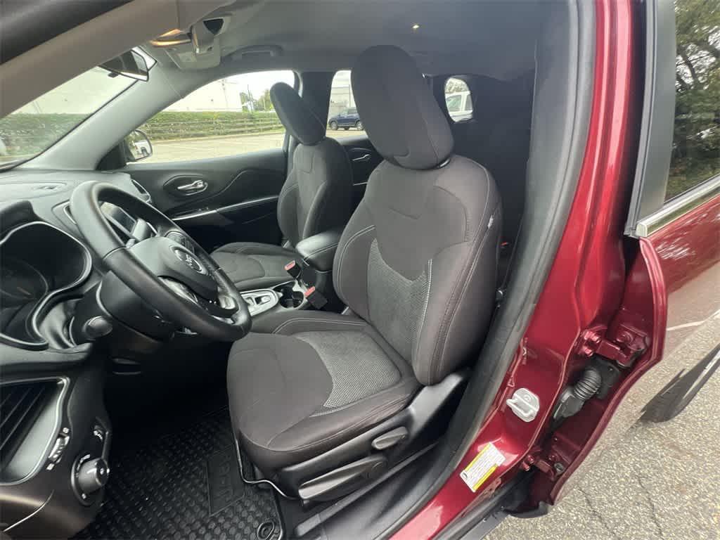 used 2019 Jeep Cherokee car, priced at $15,490