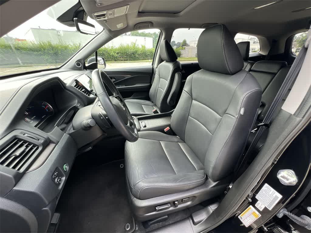 used 2022 Honda Pilot car, priced at $27,490
