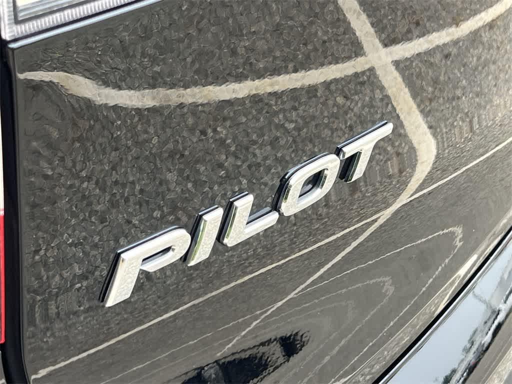 used 2022 Honda Pilot car, priced at $27,490