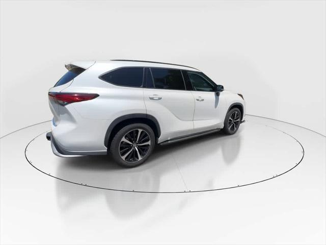 used 2021 Toyota Highlander car, priced at $28,990