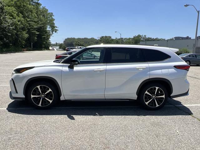 used 2021 Toyota Highlander car, priced at $28,990