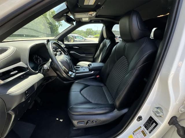 used 2021 Toyota Highlander car, priced at $28,990