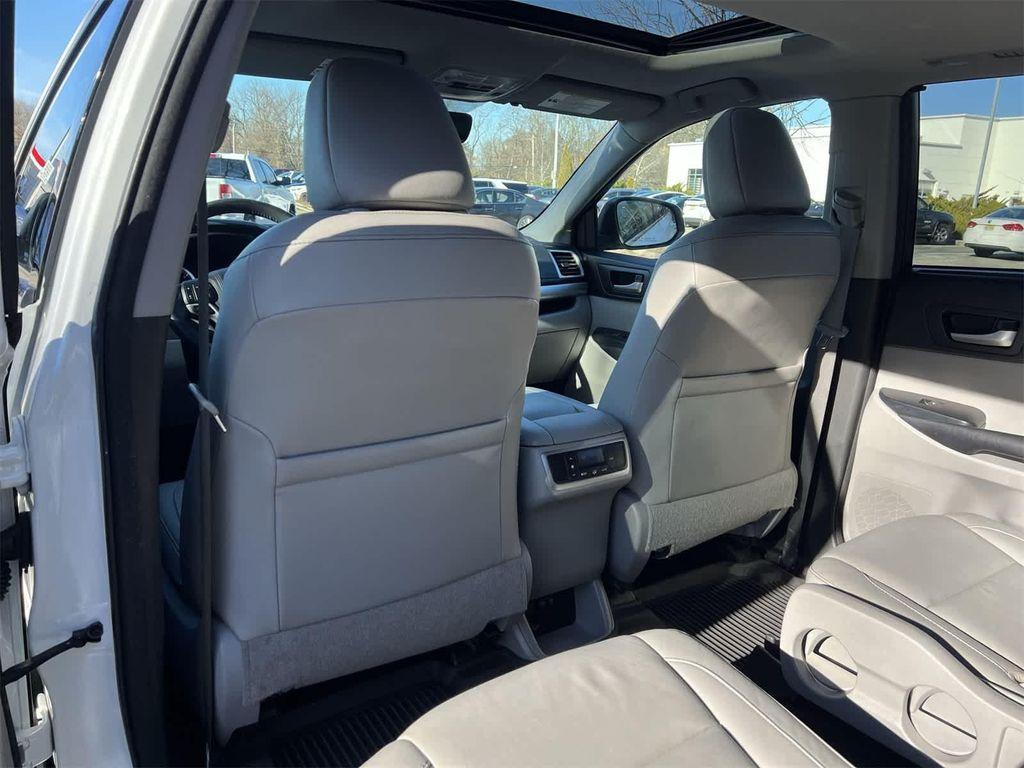 used 2017 Toyota Highlander car, priced at $19,790