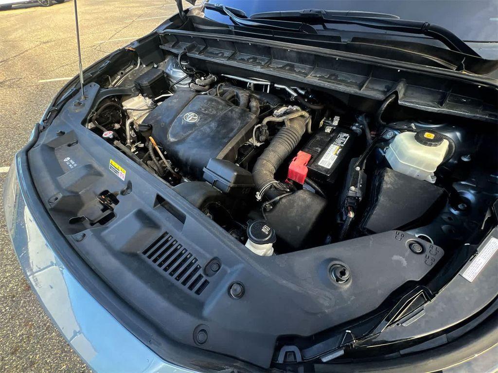 used 2020 Toyota Highlander car, priced at $29,390