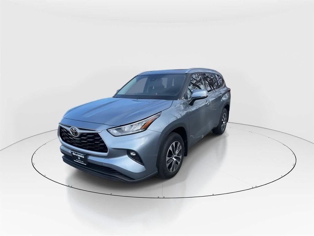used 2020 Toyota Highlander car, priced at $29,390