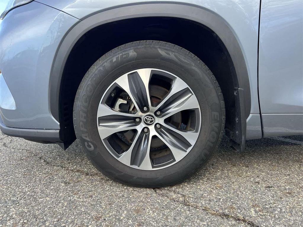 used 2020 Toyota Highlander car, priced at $29,390