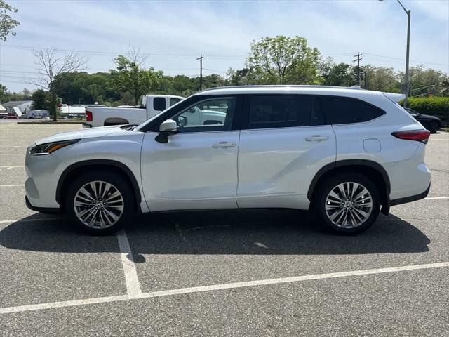 used 2022 Toyota Highlander car, priced at $32,790
