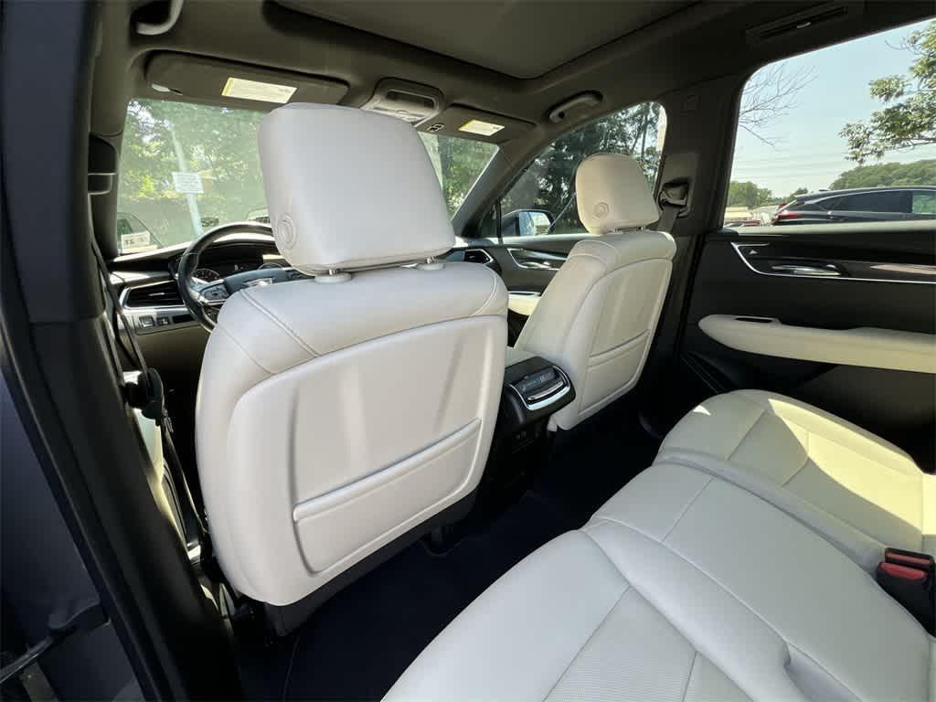 used 2022 Cadillac XT6 car, priced at $35,990