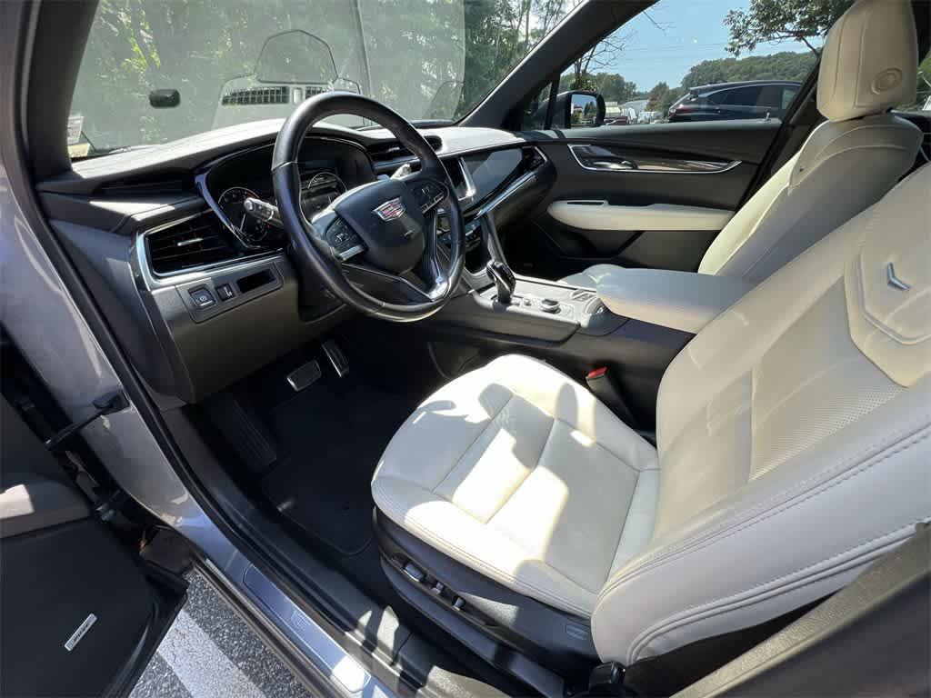 used 2022 Cadillac XT6 car, priced at $35,990