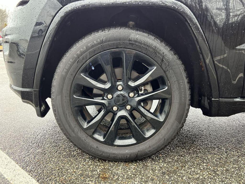 used 2017 Jeep Grand Cherokee car, priced at $15,490