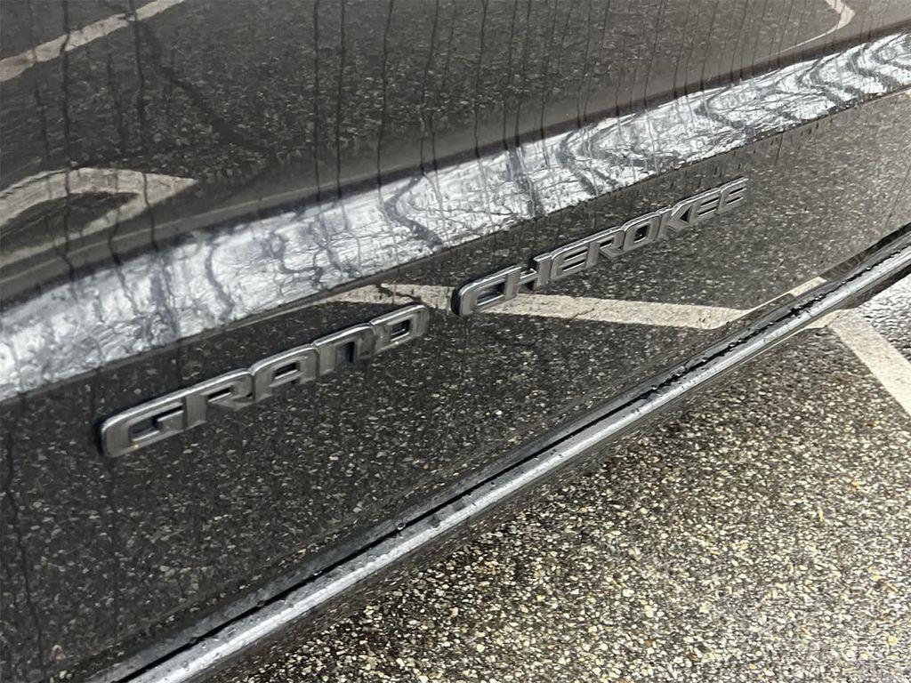 used 2017 Jeep Grand Cherokee car, priced at $15,490