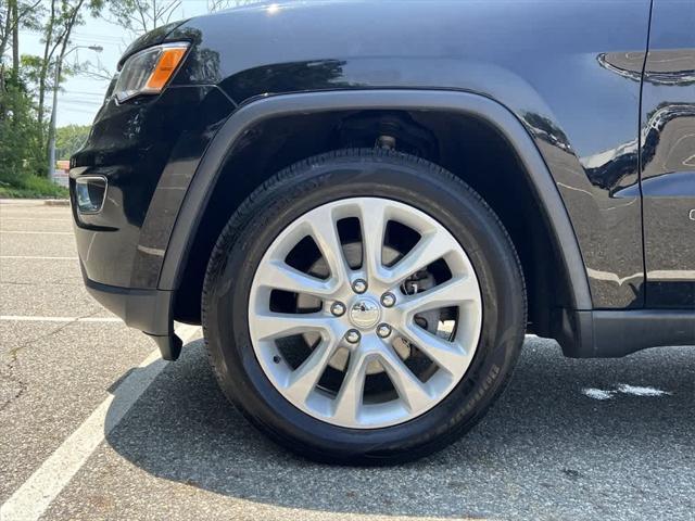 used 2017 Jeep Grand Cherokee car, priced at $15,990
