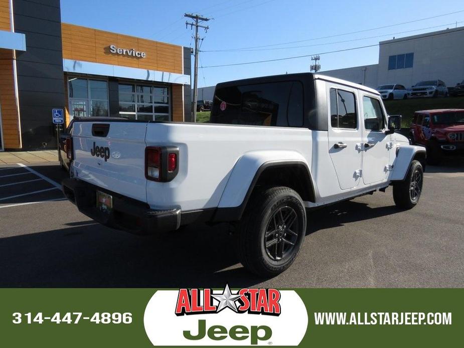 new 2024 Jeep Gladiator car, priced at $40,419
