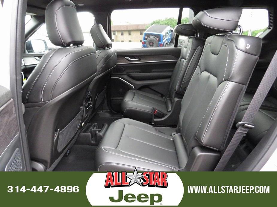 new 2024 Jeep Grand Cherokee L car, priced at $49,227