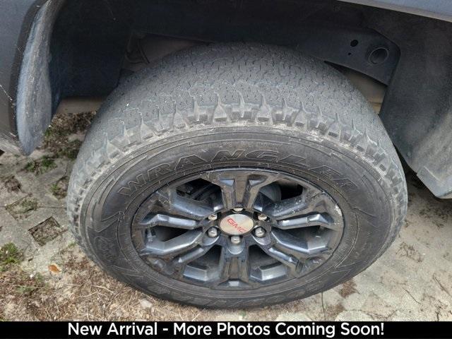 used 2024 GMC Canyon car, priced at $33,490