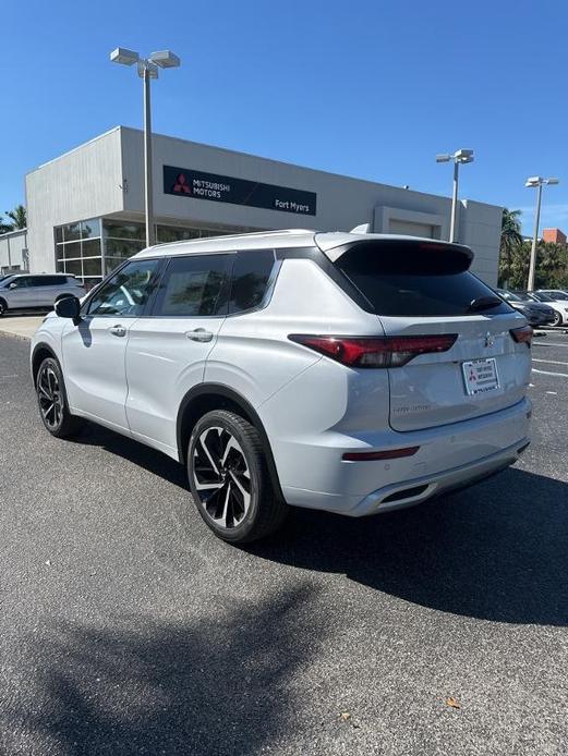 new 2024 Mitsubishi Outlander car, priced at $37,875