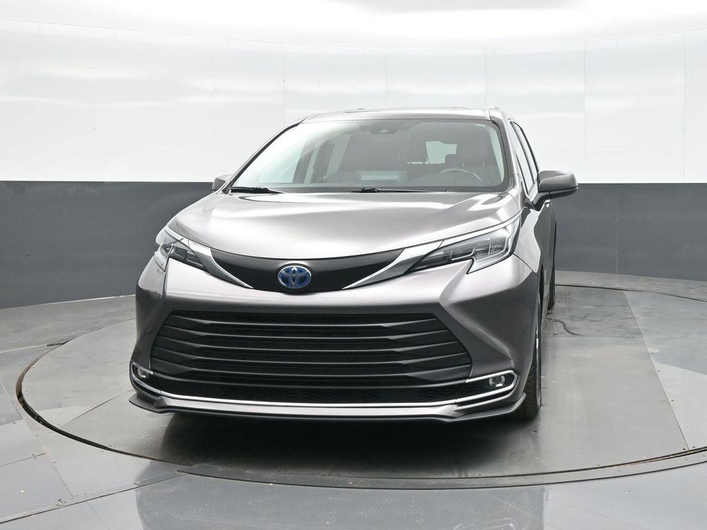 used 2024 Toyota Sienna car, priced at $42,990