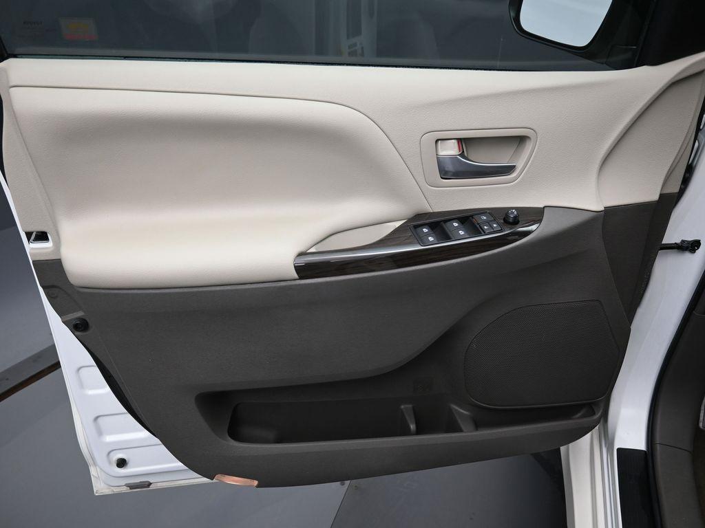 used 2018 Toyota Sienna car, priced at $27,266