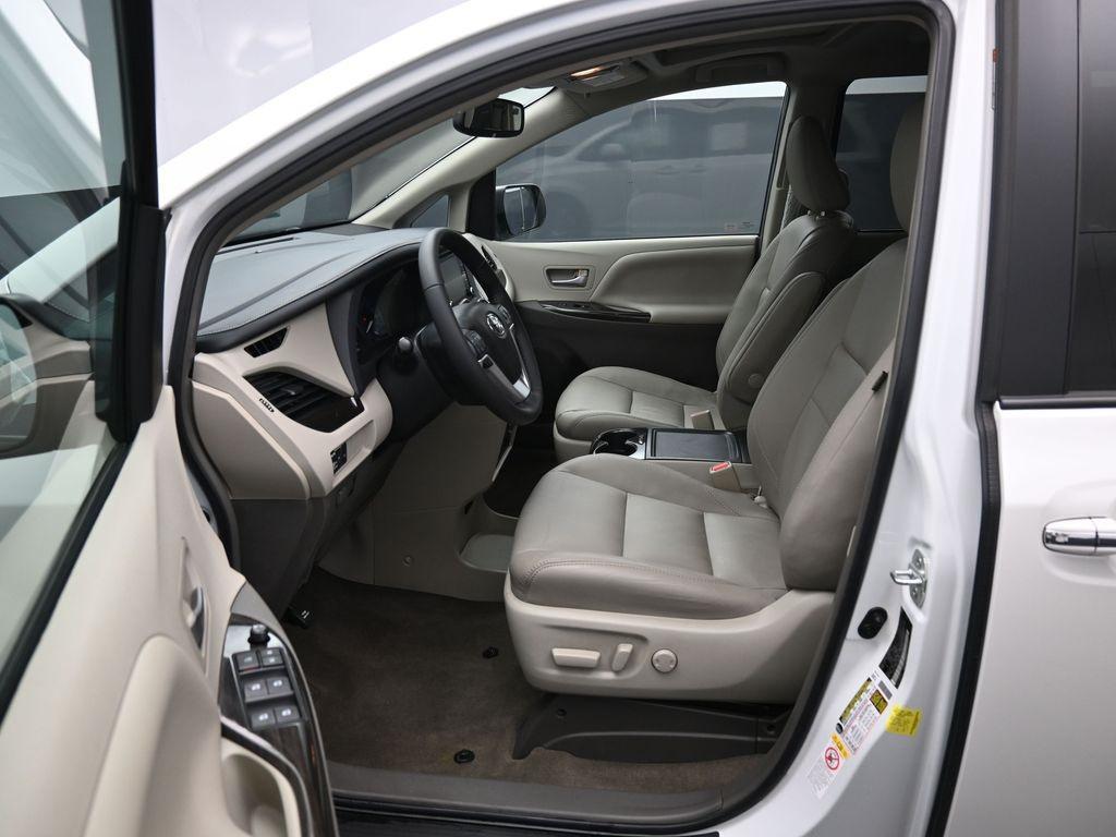 used 2018 Toyota Sienna car, priced at $27,266