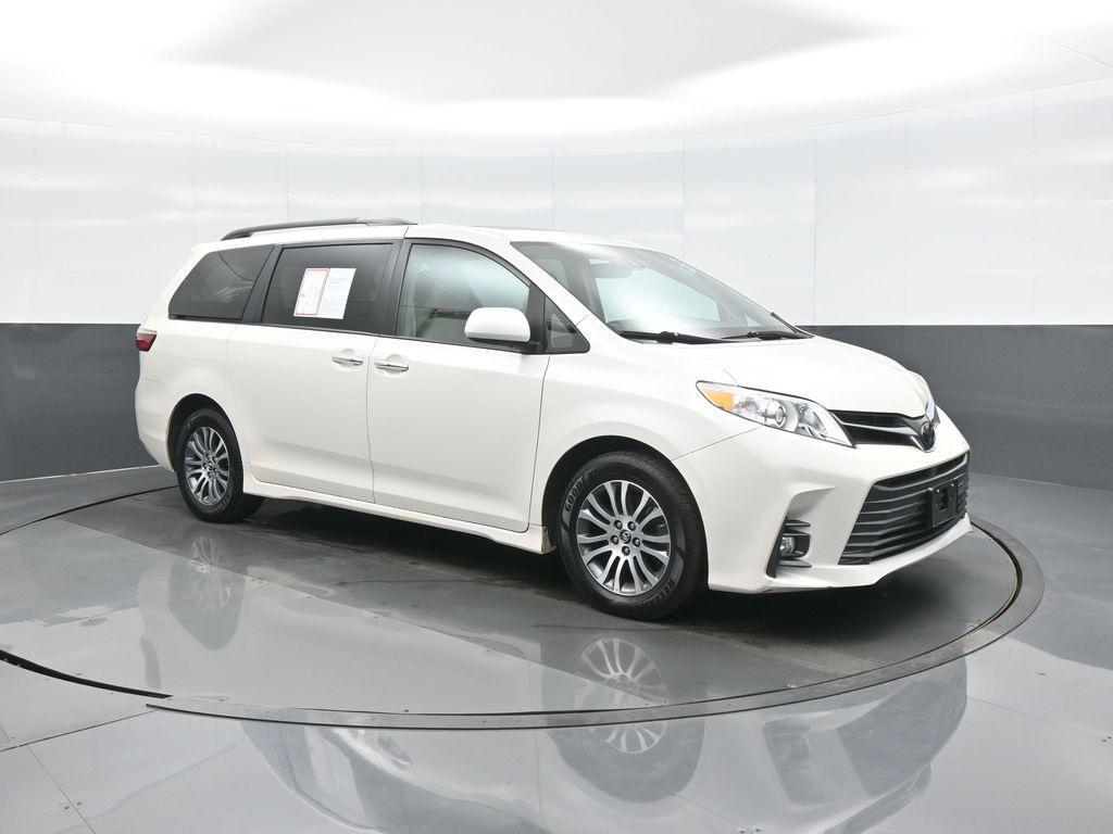 used 2018 Toyota Sienna car, priced at $27,266
