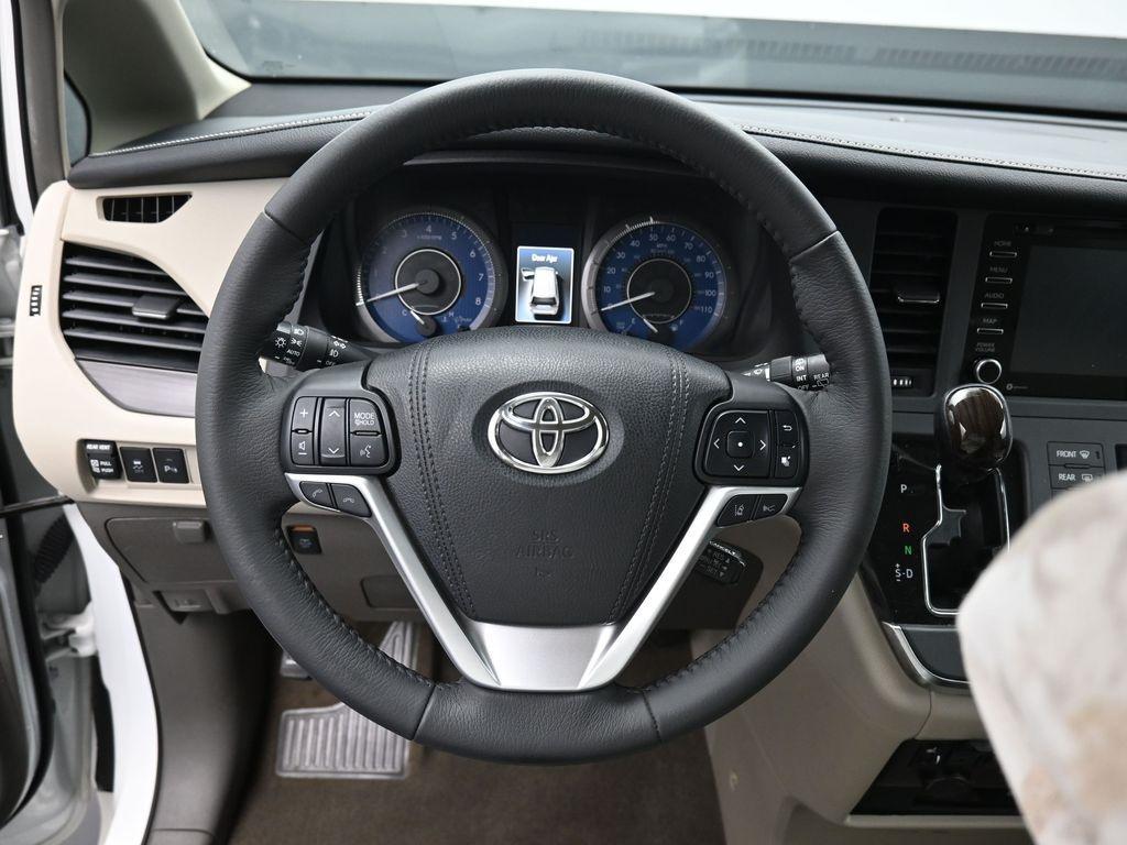 used 2018 Toyota Sienna car, priced at $27,266