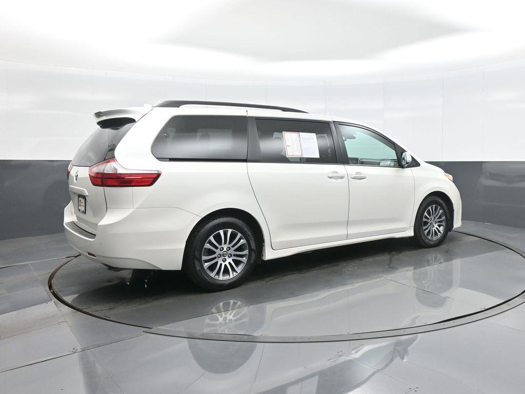 used 2018 Toyota Sienna car, priced at $27,266